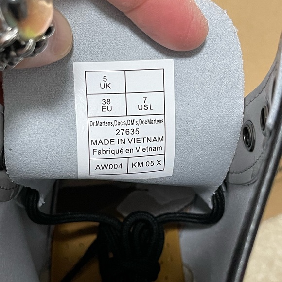 NIB Women’s Size 7 (Euro Size 38) Dr. Martens 1460W 8-eye Combat Boots Zinc Grey - Picture 11 of 15